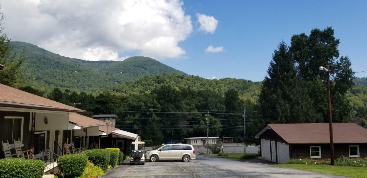 Tanglewood Motel And Log Cabins Maggie Valley Exterior photo