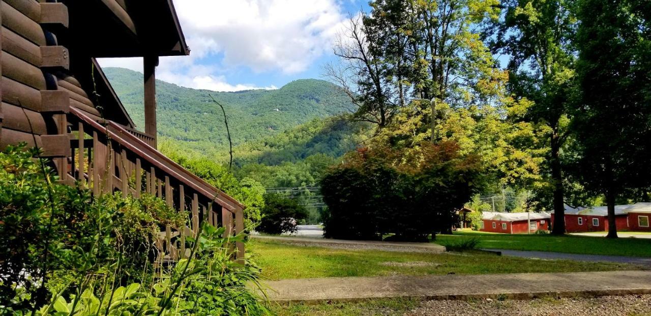 Tanglewood Motel And Log Cabins Maggie Valley Exterior photo